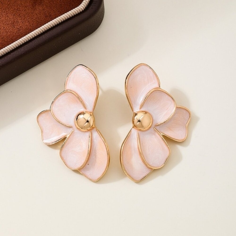 New! Anthropologie Gold Flower Earrings (1070) NWOT